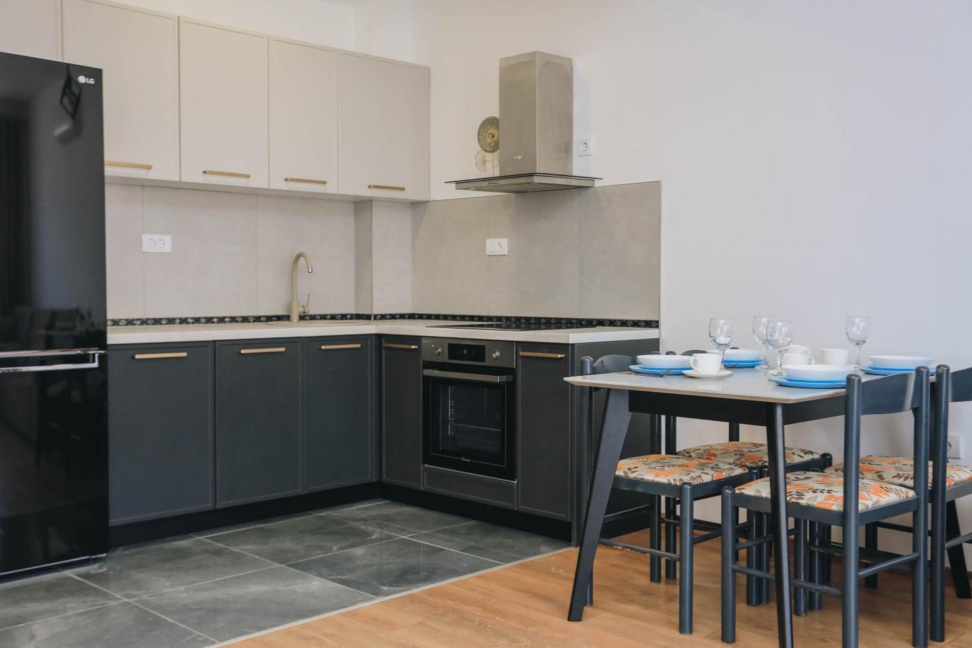 Toplish 27 Apartment Budva
