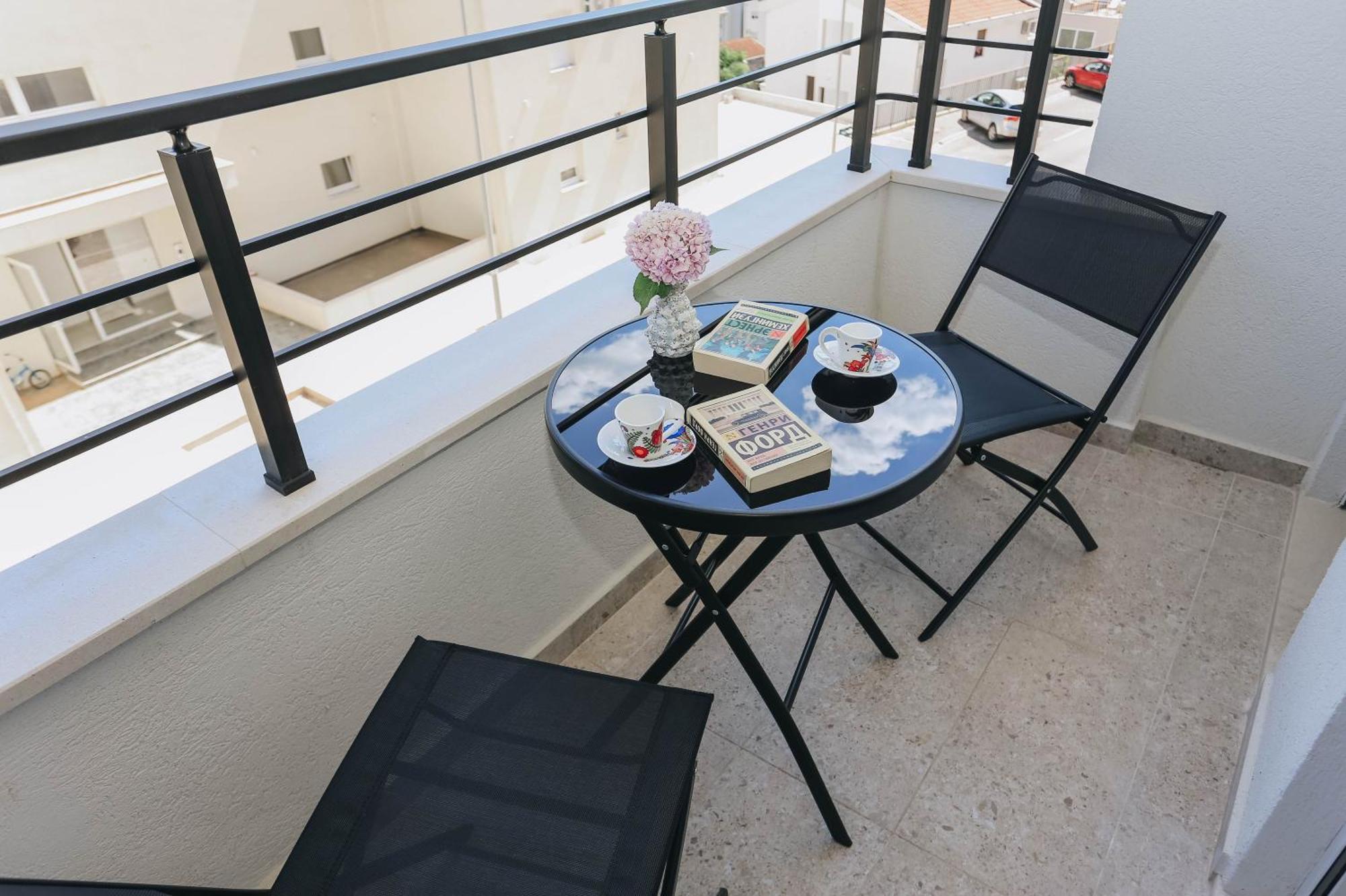 Toplish 27 Apartment